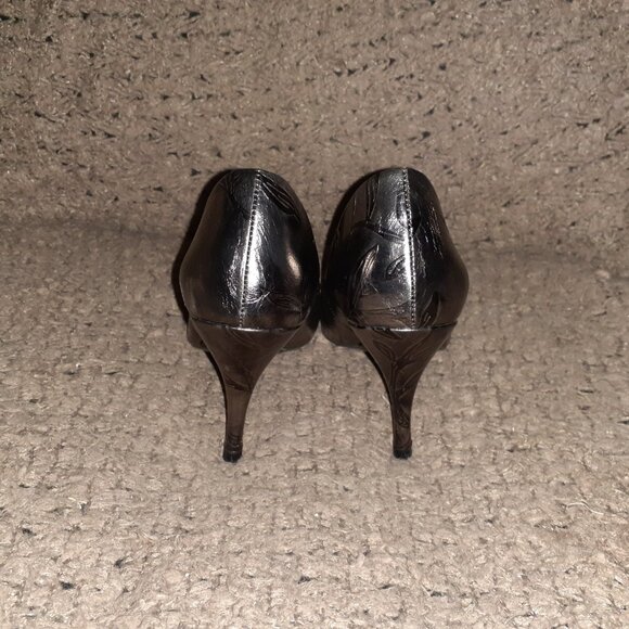 SACHA LONDON-Pewter/Silver Metallic Leather Stilettos-Floral Embossed-Sz 8-NWOB - Picture 6 of 9